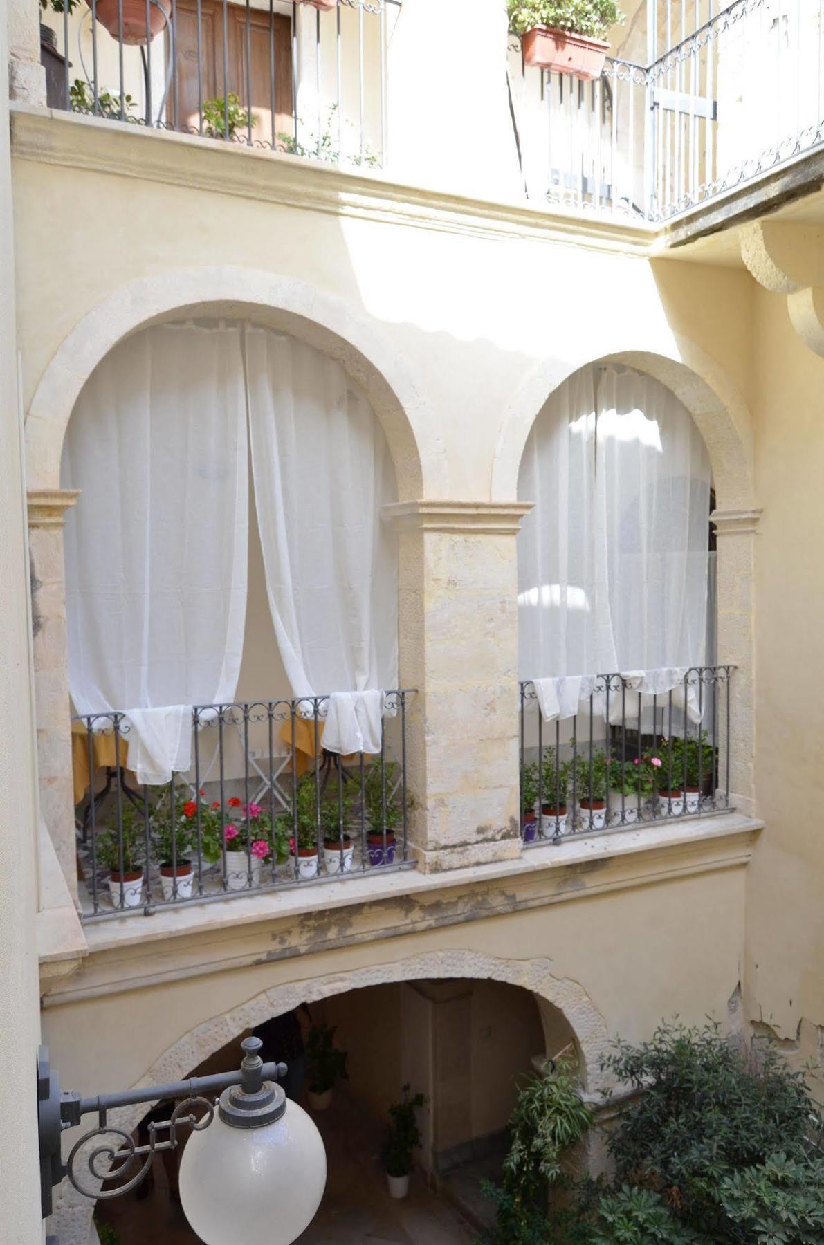 סירקוזה B&B Casa D'Alleri מראה חיצוני תמונה